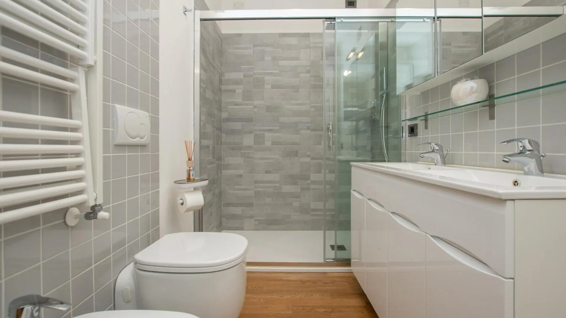 Attico Terrazza Reef Daire Savona 0*,  İtalya